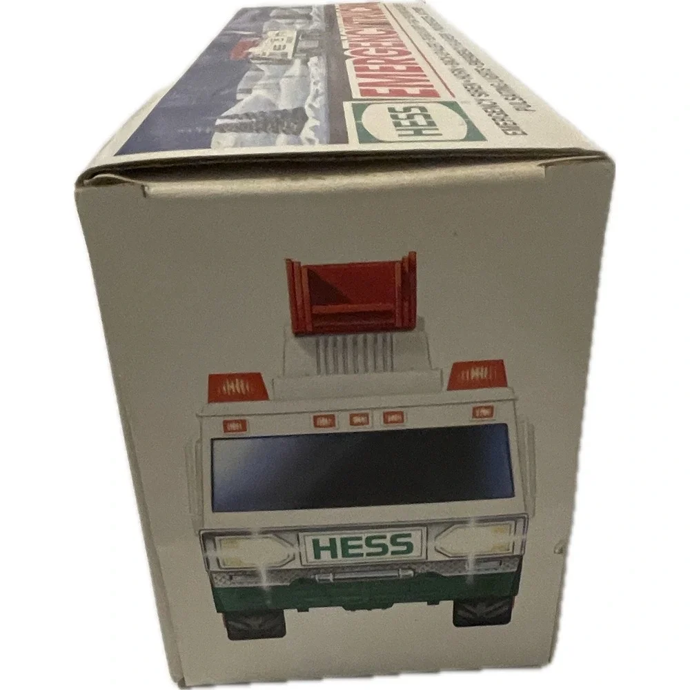 New Box Vintage -1996 Hess Emergency Truck - Ladder Siren Horn Light Flash
